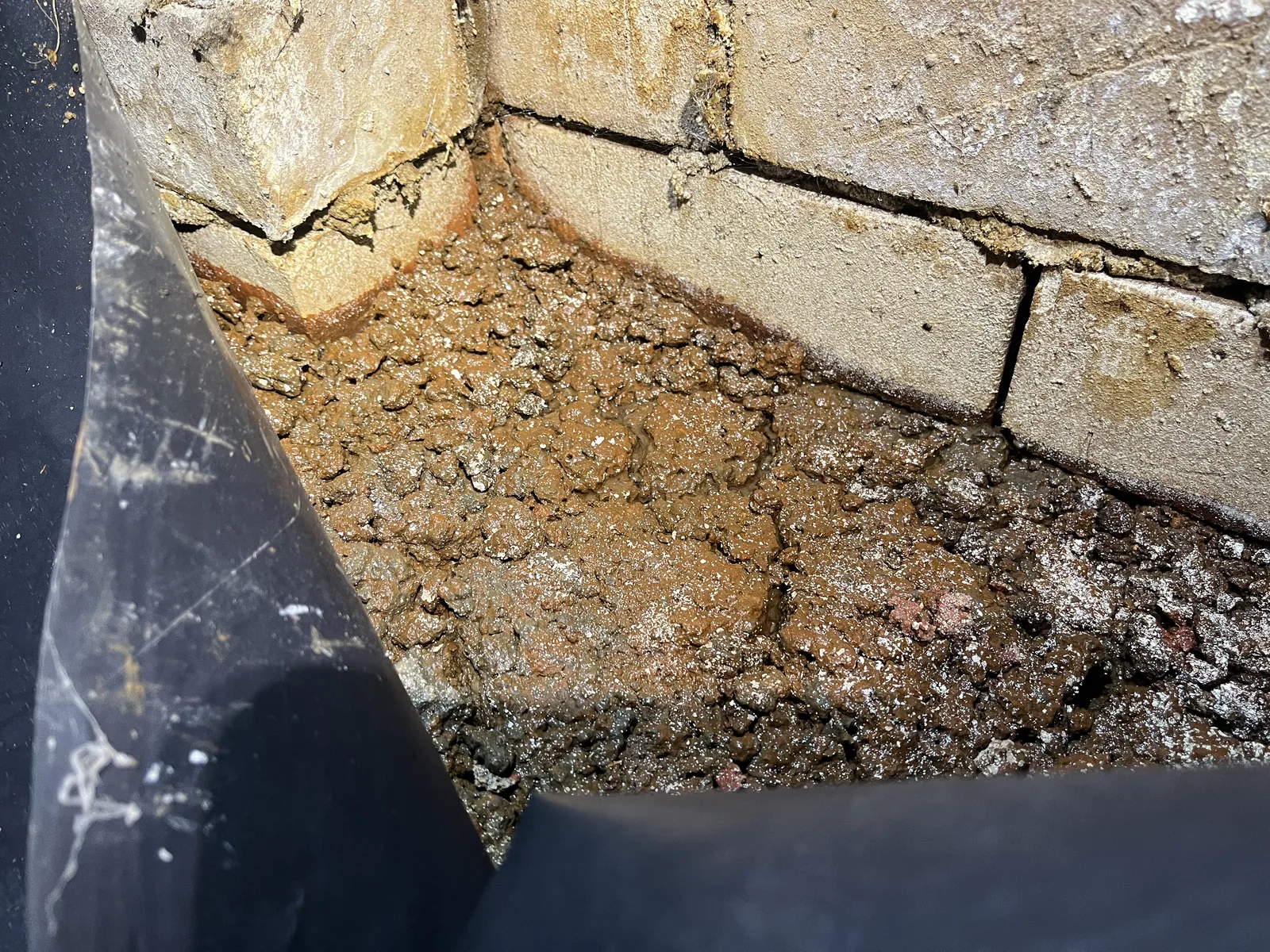 Damp subfloor area with limited ventilation observed during an Auckland building inspection